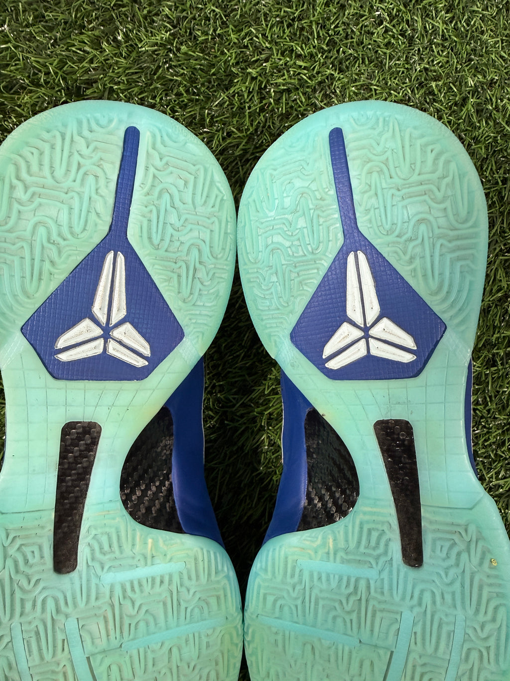 Kobe 5 “X-Ray” (Size 13.5)