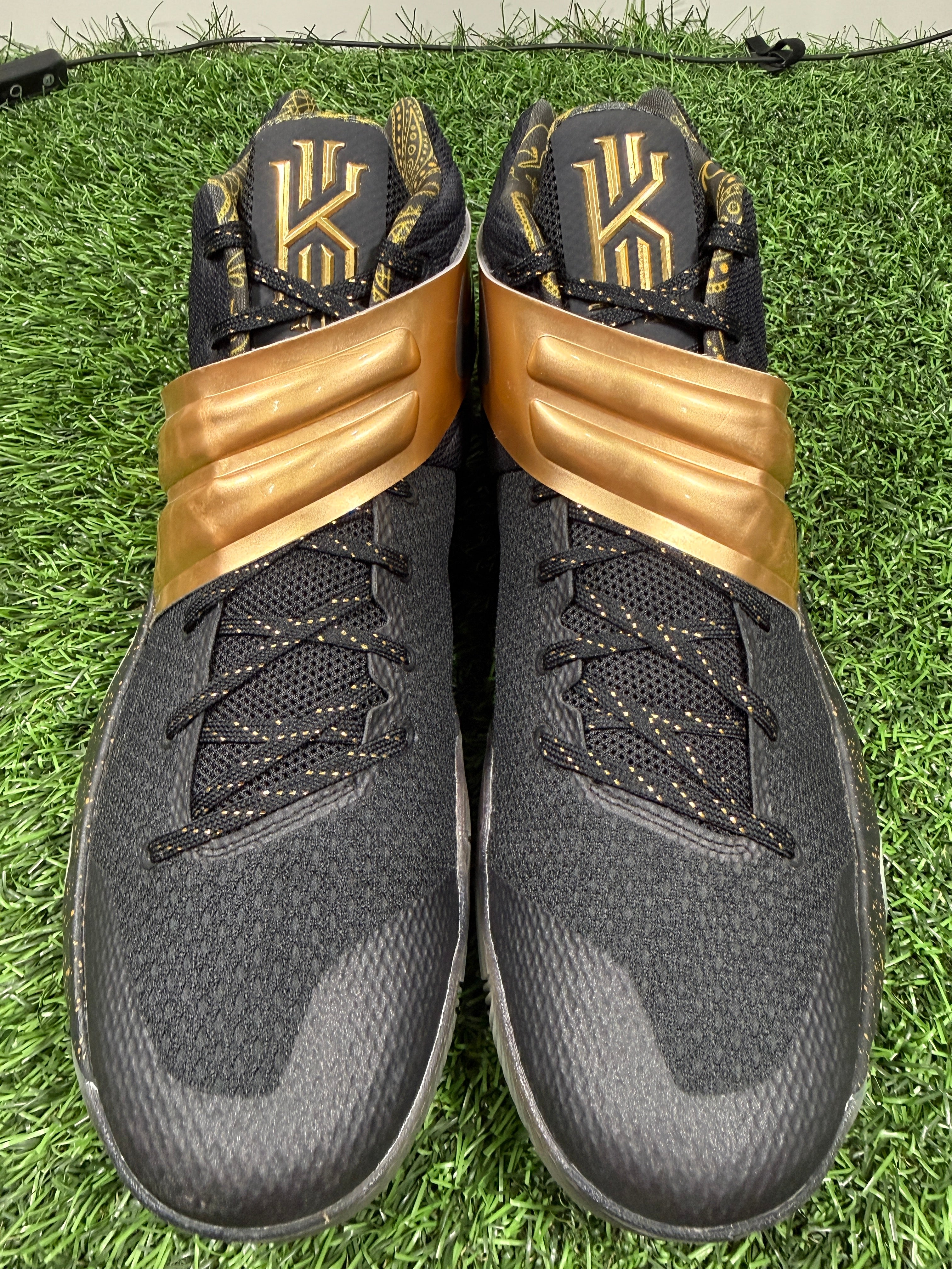 Kyrie 2 ID “Black & Gold” (Size 14)