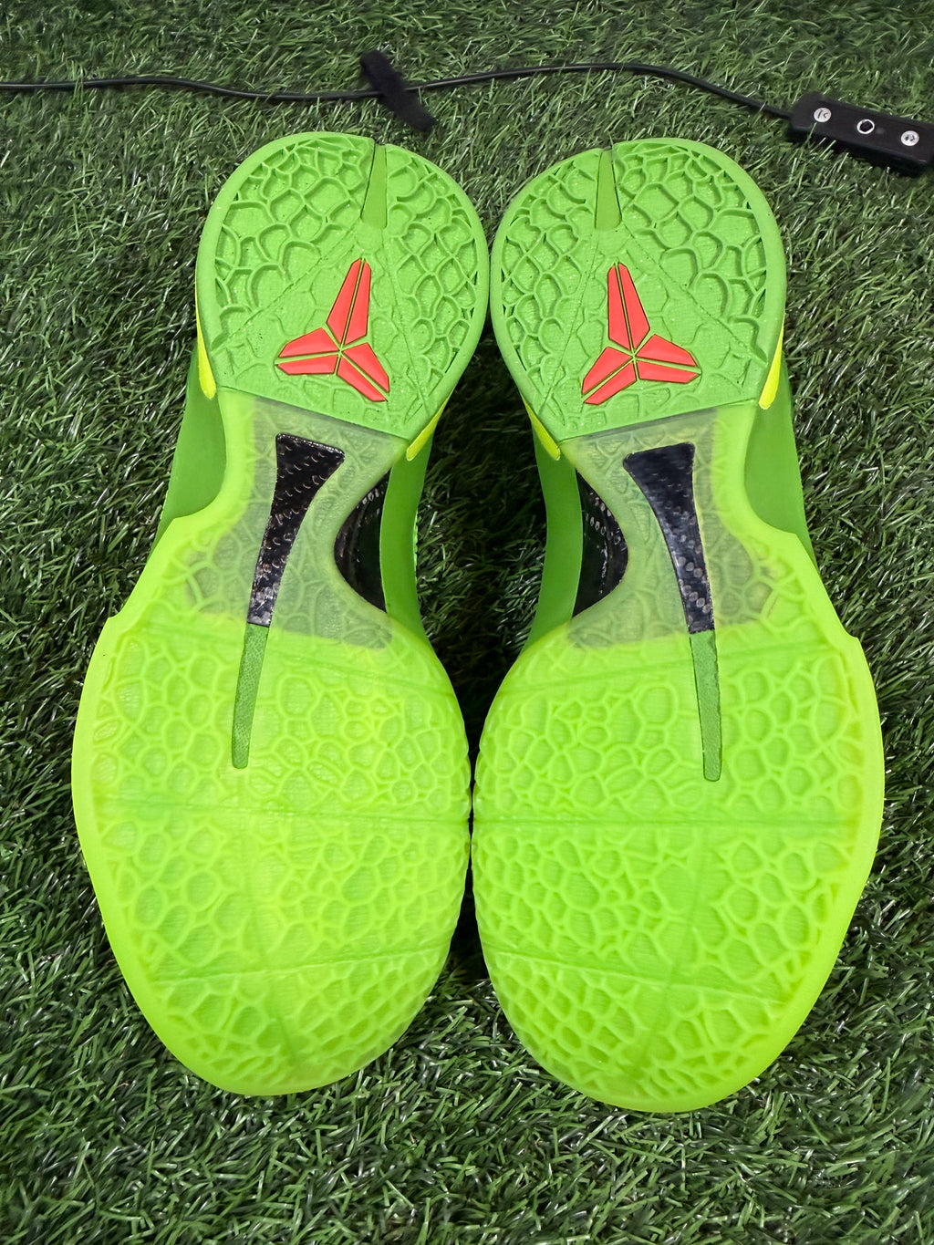 Kobe 6 “Grinch” (Size 10)-Mase Kicks