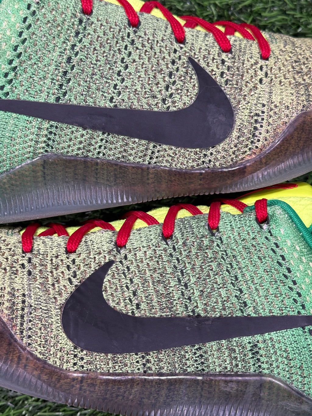 Kobe 11 ID “Grinch” (Size 11.5)