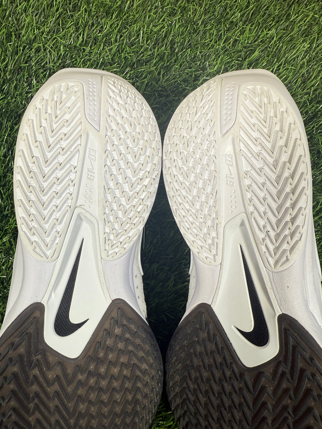 GT Cut 3 TB “White/Black” (Size 10)-Mase Kicks