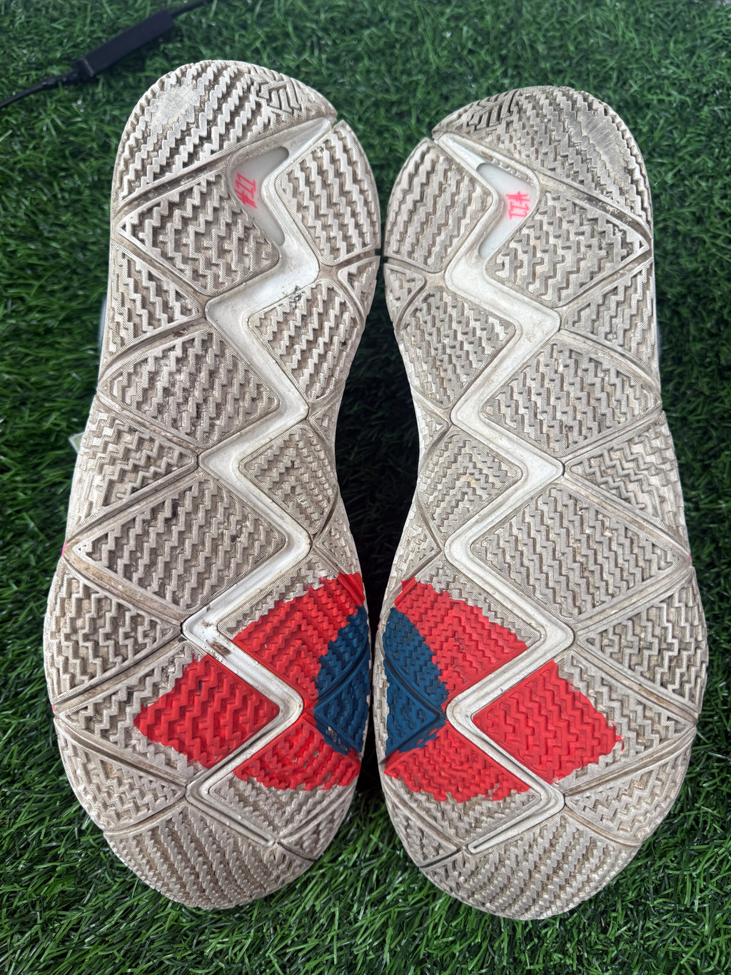 Kybrid s2 “What The” (Size 13)