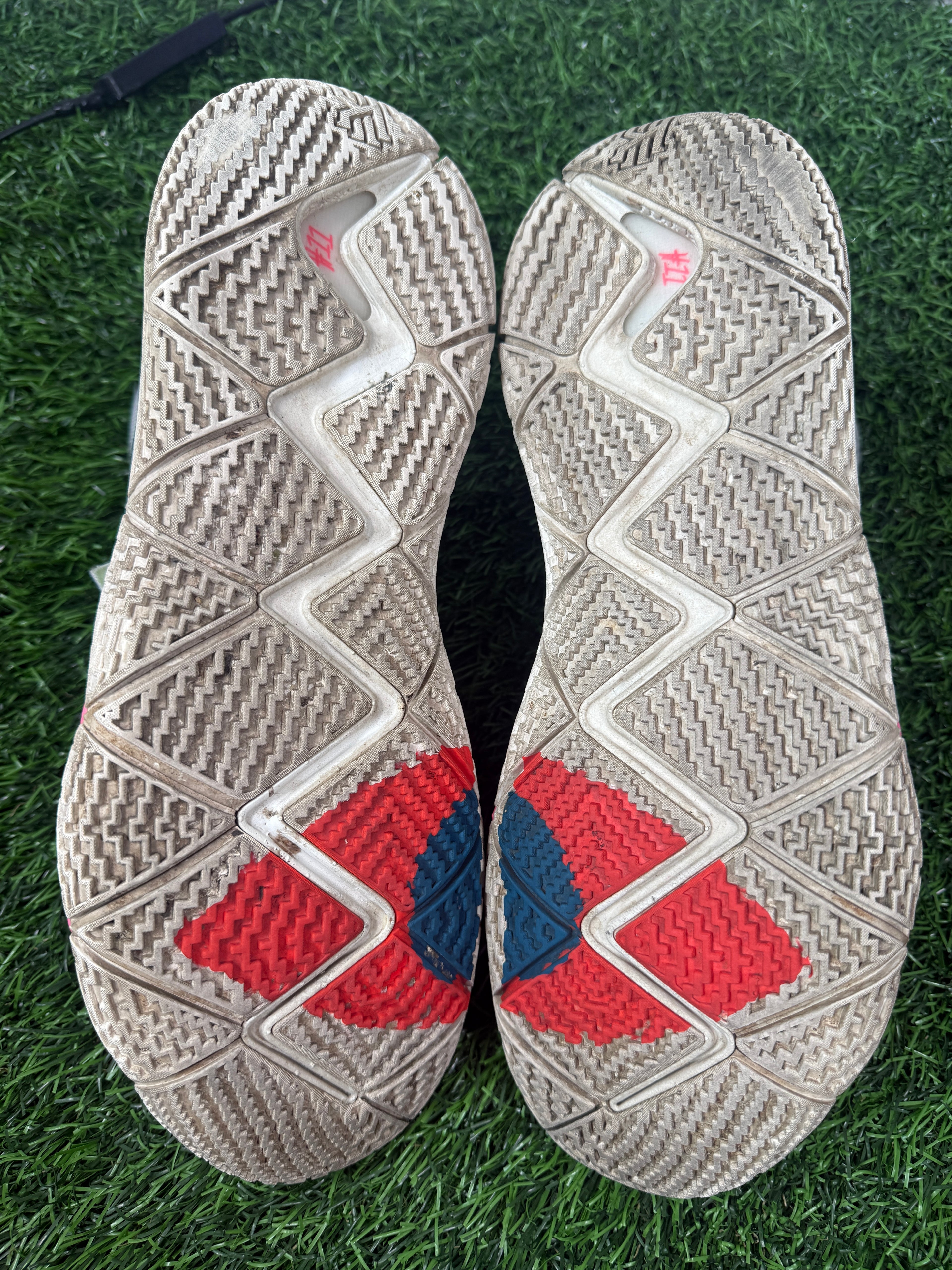 Kybrid s2 “What The” (Size 13)