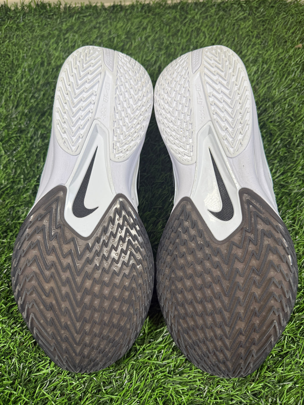 GT Cut 3 TB “White/Black” (Size 10)-Mase Kicks