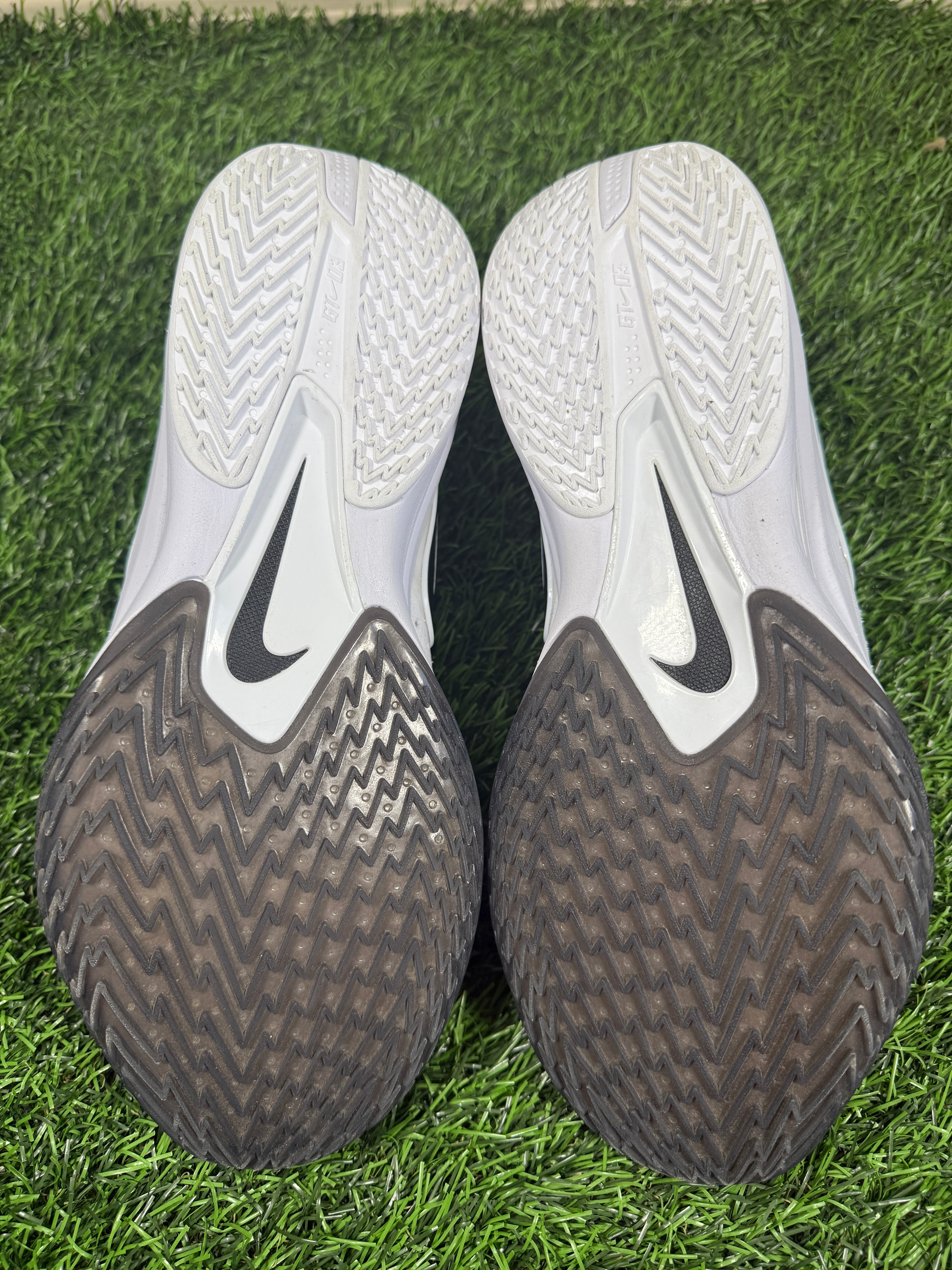 GT Cut 3 TB “White/Black” (Size 10)-Mase Kicks