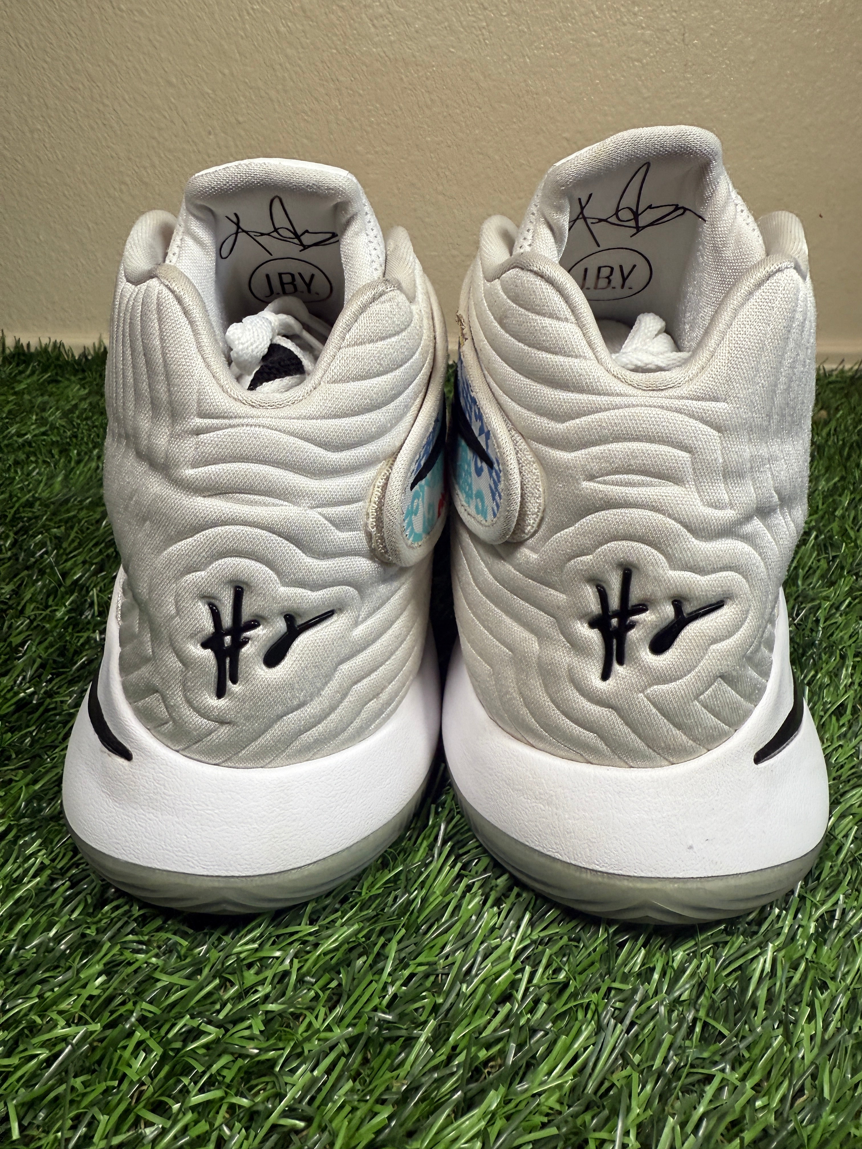 Kyrie 2 “Skills Academy” SAMPLE (Size 14)-Mase Kicks