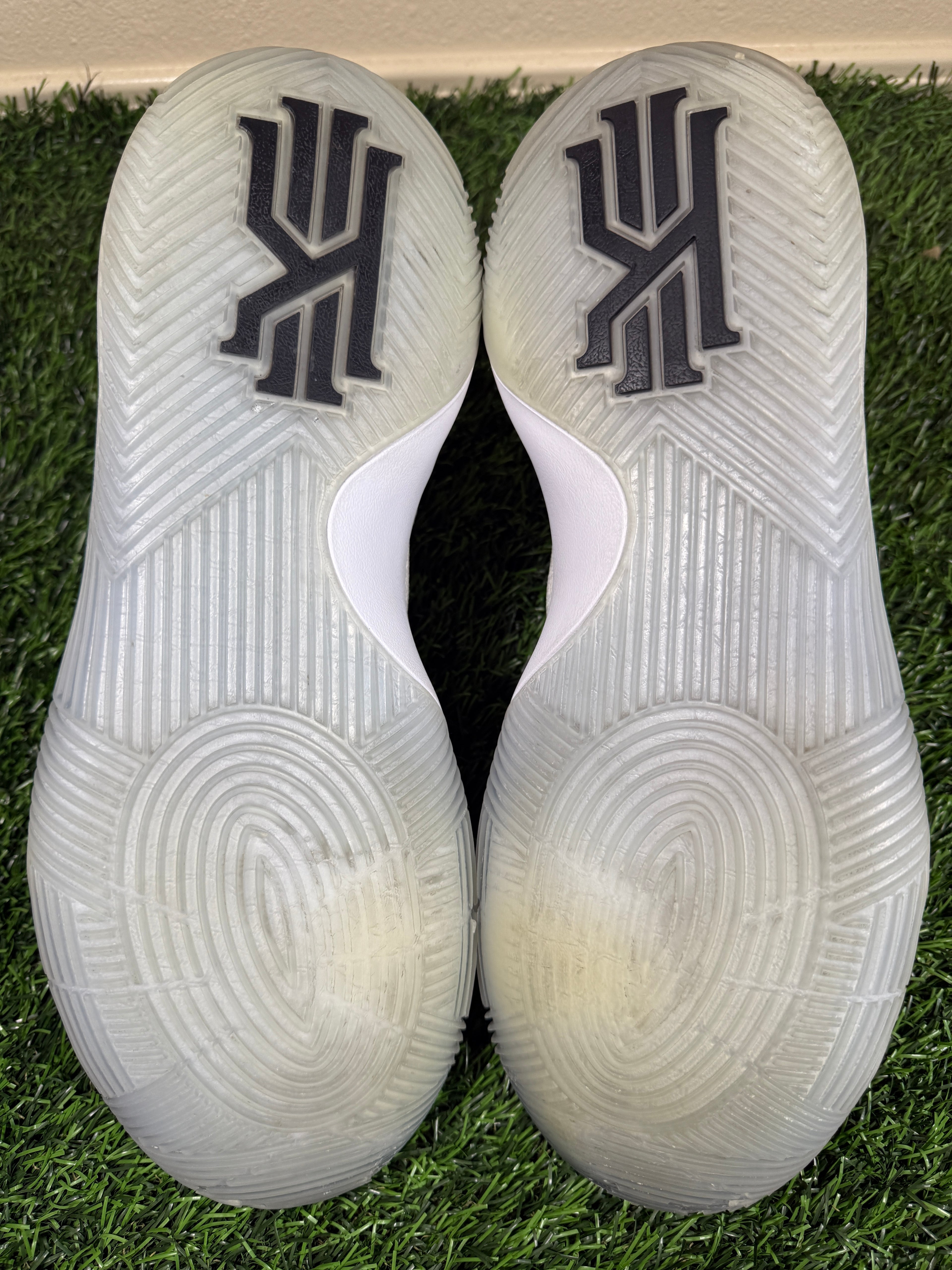 Kyrie 2 “Skills Academy” SAMPLE (Size 14)-Mase Kicks
