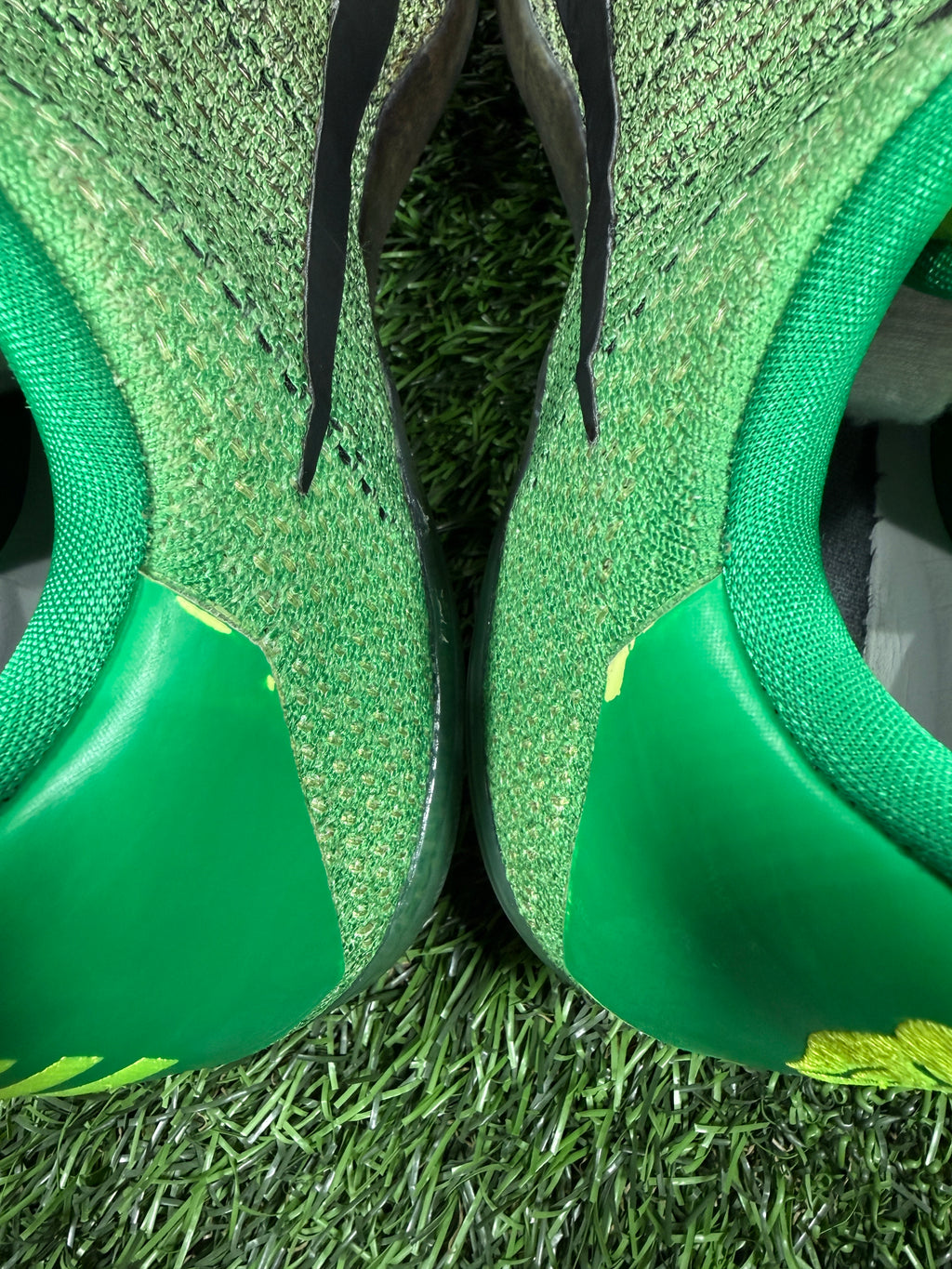 Kobe 11 ID “Grinch” (Size 11.5)