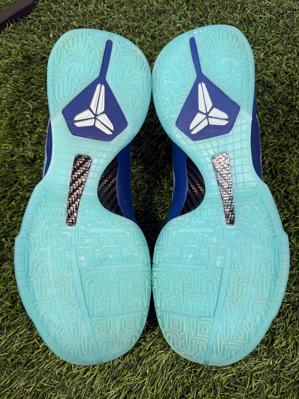 Kobe 5 “X-Ray” (Size 11)