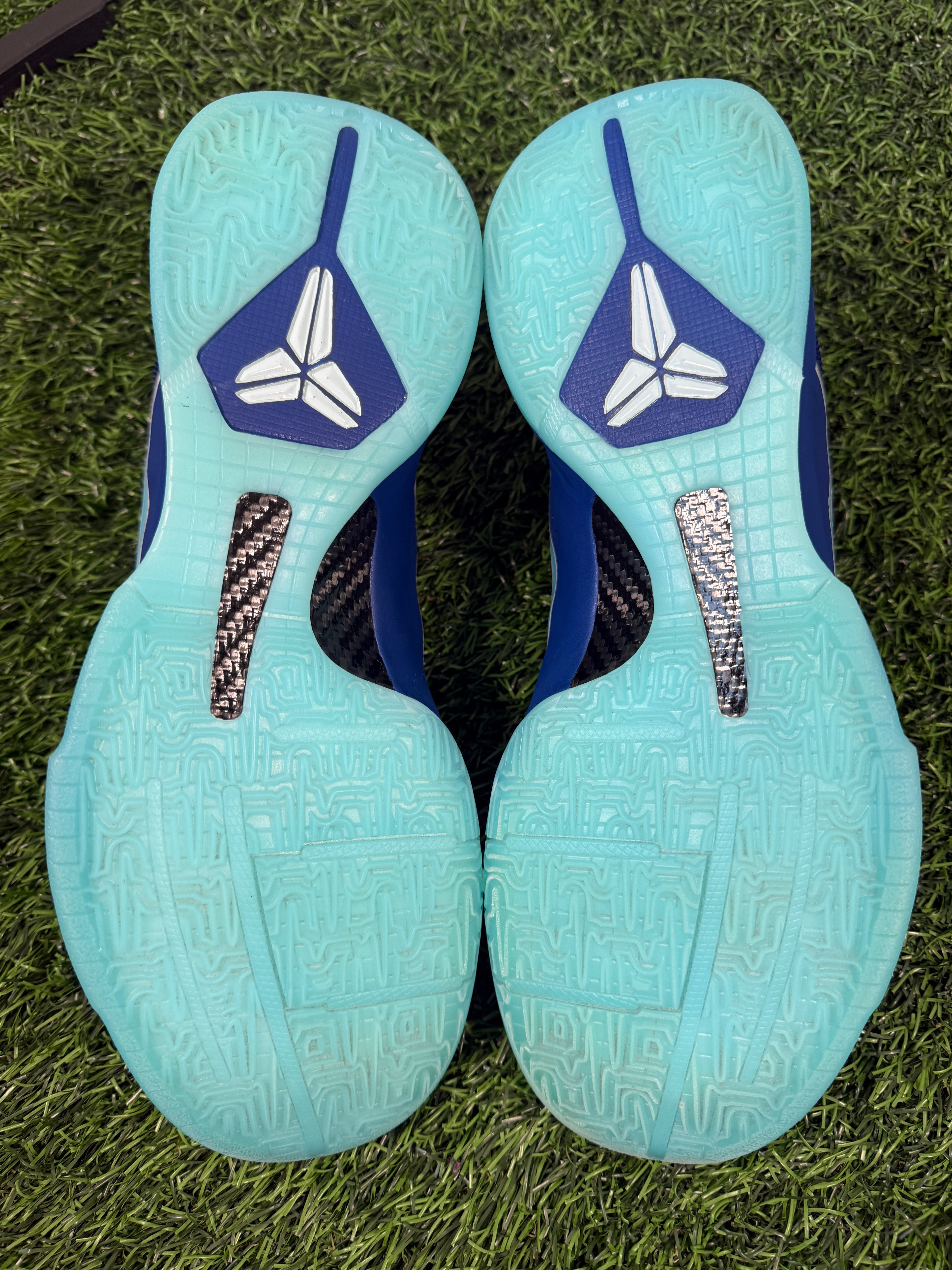 Kobe 5 “X-Ray” (Size 11)