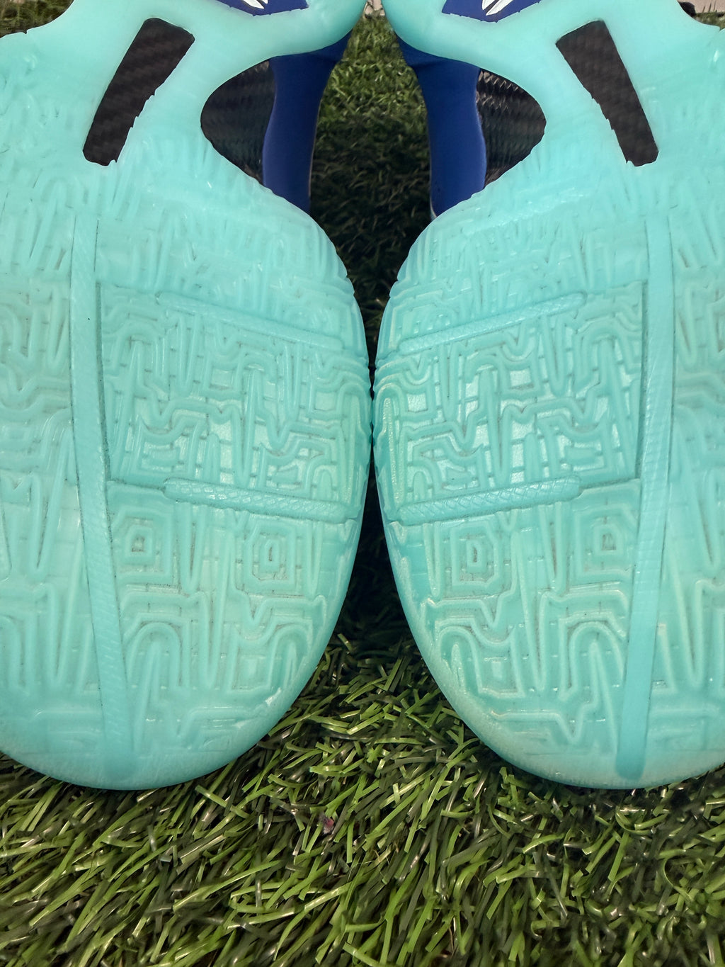 Kobe 5 “X-Ray” (Size 11)