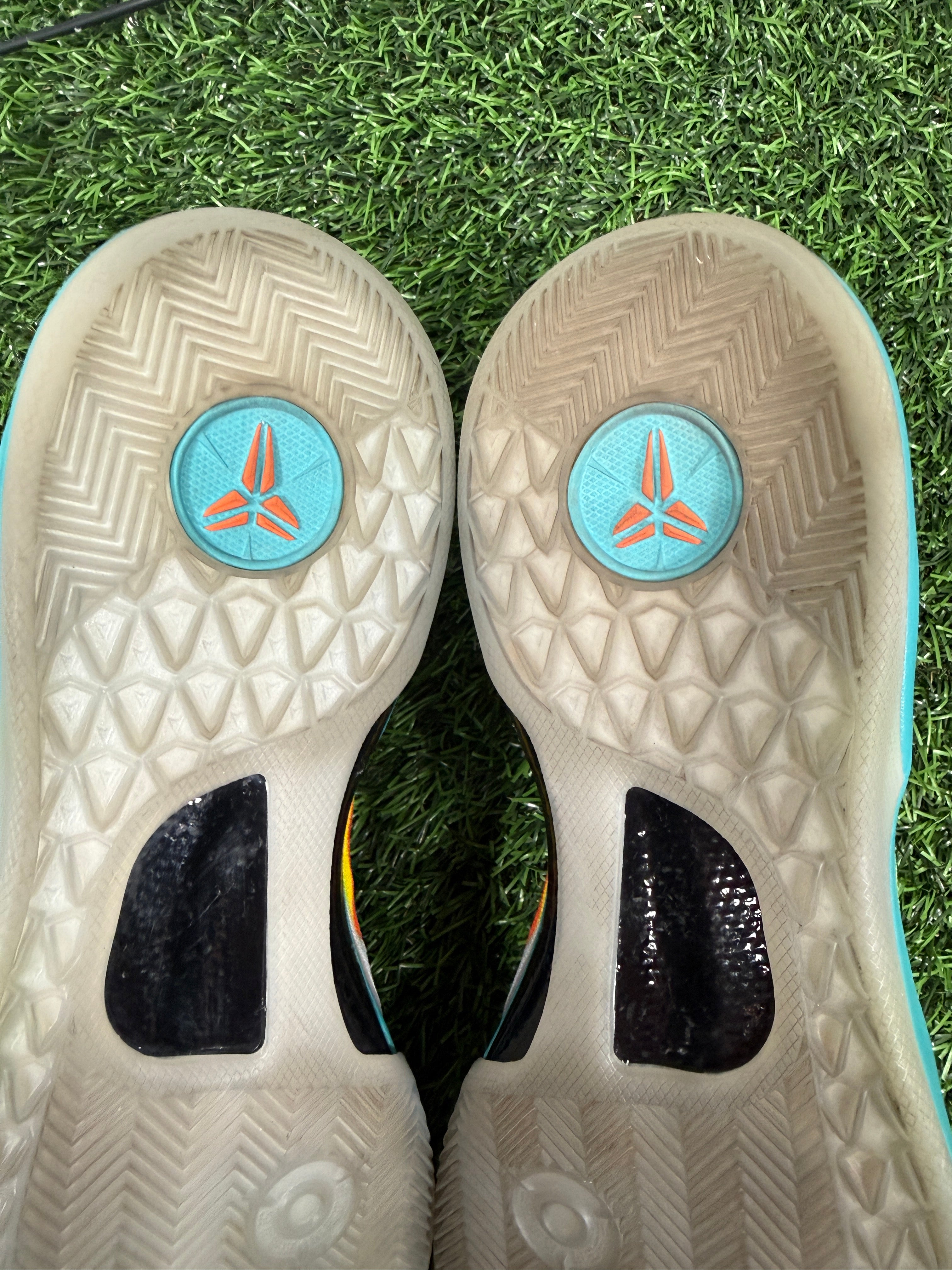 Kobe 8 “Venice Beach” (Size 13)